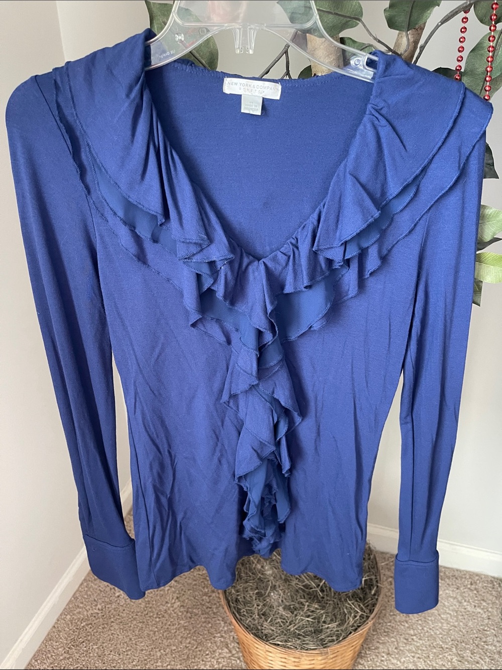New York & Company Navy Blue Ruffle Front Long Sleeve Knit Top